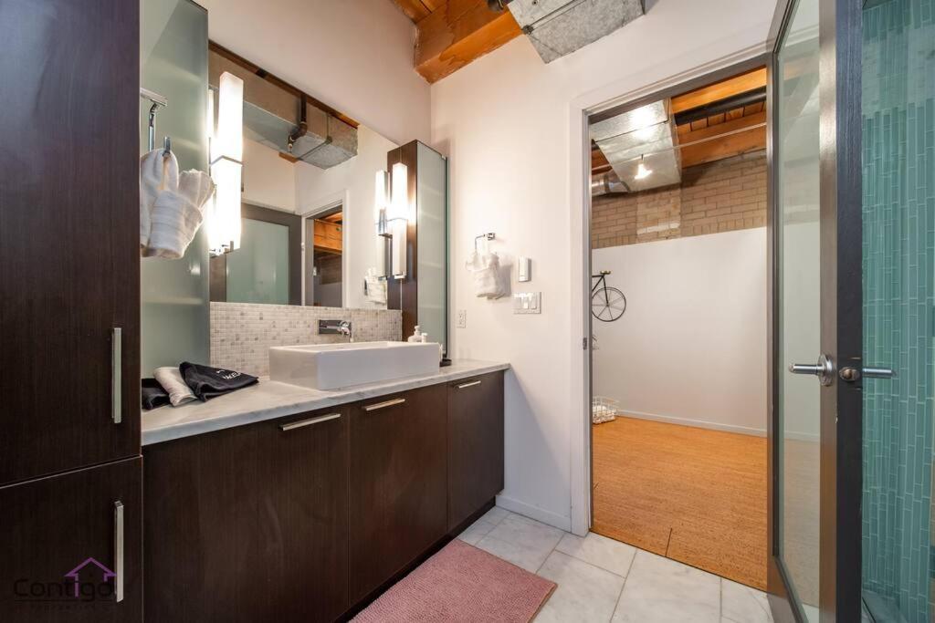 Historic Jd Loft, Near Ice District, Rogers Place, Ug Parking Edmonton Esterno foto