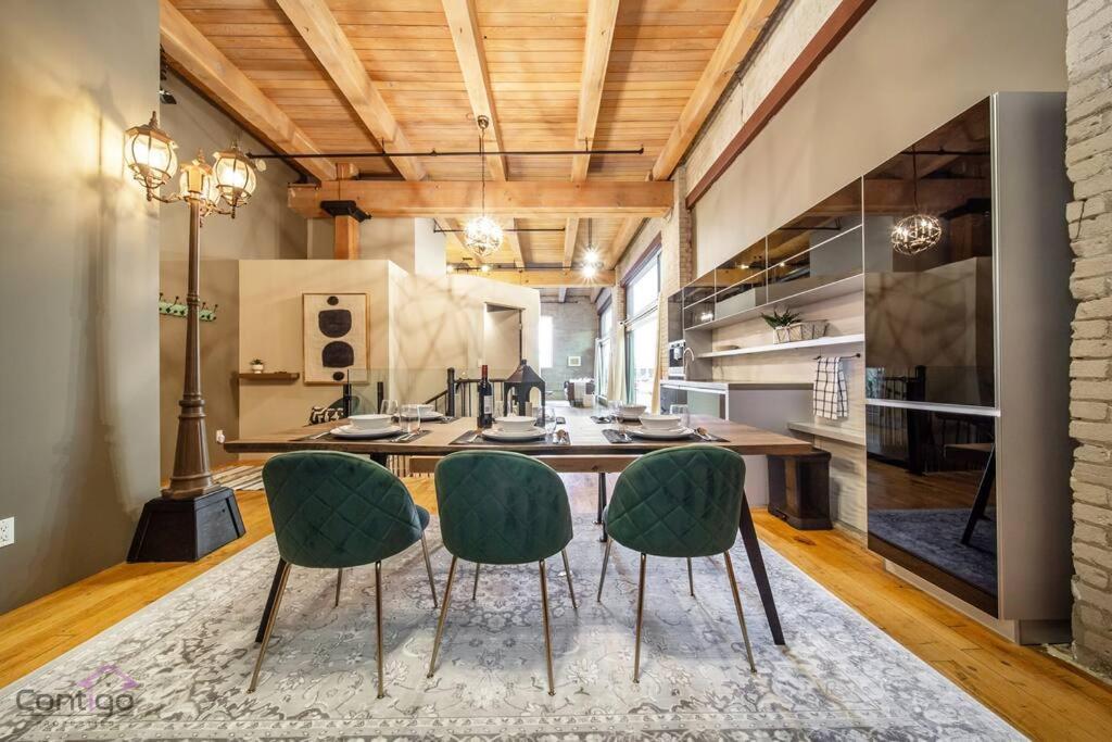 Historic Jd Loft, Near Ice District, Rogers Place, Ug Parking Edmonton Esterno foto